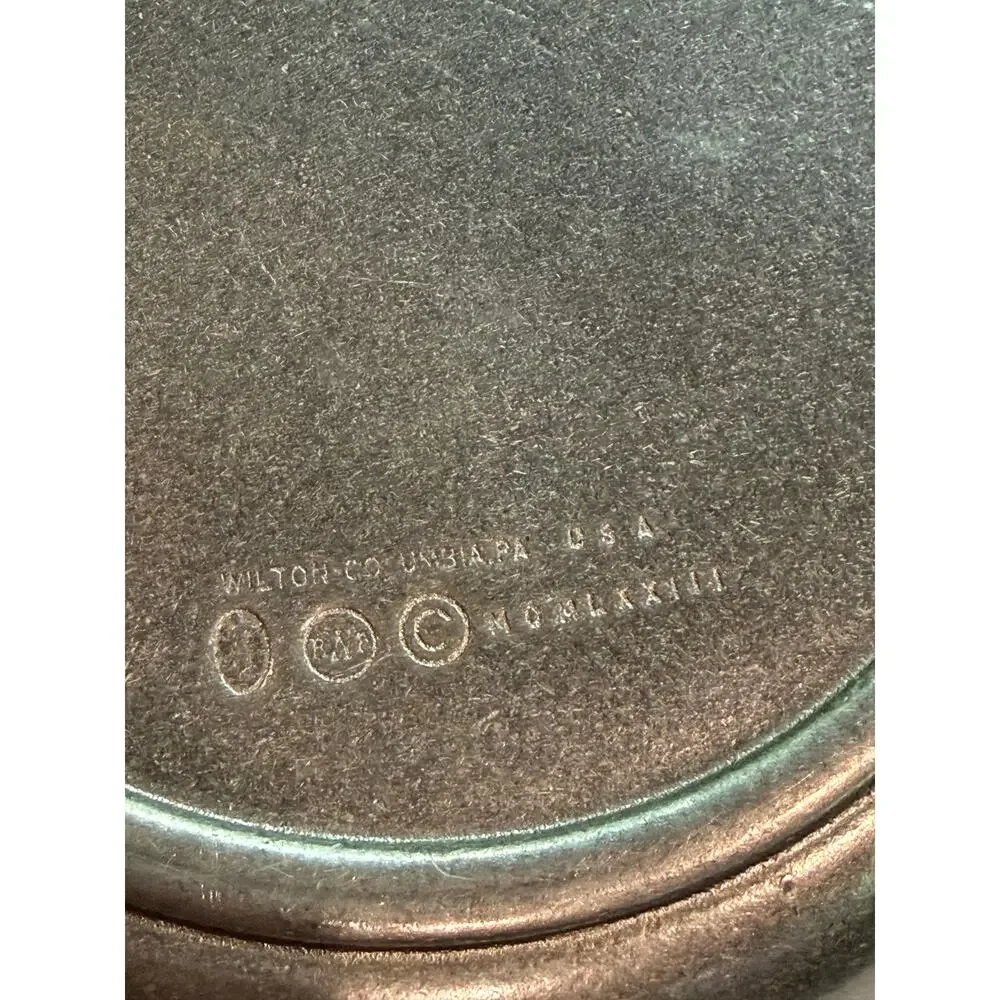 Vntg Wilton Armetale Covered Serving Bowl Casserole Dish  Ladle Aluminum Alloy